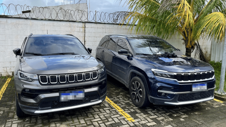 Um Jeep Compass e um Jeep Comander foram apreendidos 