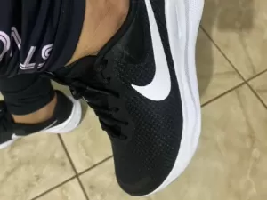 Tênis Nike para corrida e caminhada está por R$ 304; o que diz quem comprou