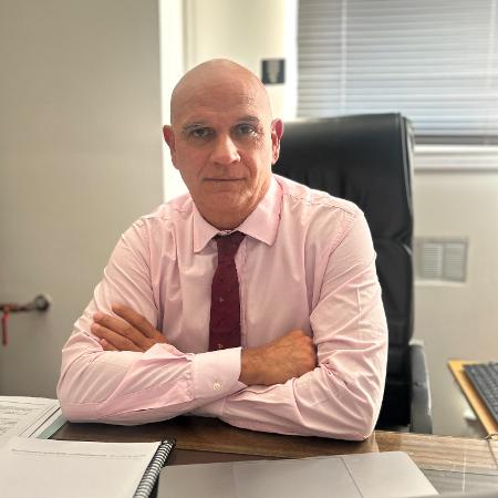 O promotor federal argentino Carlos Rívolo, responsável por representar o Estado brasileiro no caso do pedido de extradição de cinco condenados pelos atos de 8 de Janeiro O promotor federal argentino Carlos Rívolo, responsável por representar o Estado brasileiro no caso do pedido de extradição de cinco condenados pelos atos de 8 de Janeiro