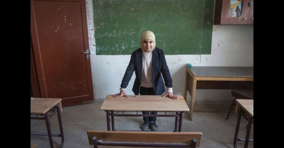 9.fev.2016 - Fatima, 12, quer ser professora. E é assim que ela imagina seu futuro: 