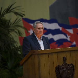 16.abr.2016 - O presidente de Cuba, Raúl Castro, lidera o VII Congresso do Partido Comunista do país - Ismael Francisco/Cubadebate