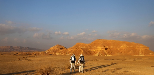 18.fev.2018 - Pesquisadores israelenses participaram da simulação de uma missão em Marte no deserto Negev, no sul de Israel - Ronen Zvulun/Reuters