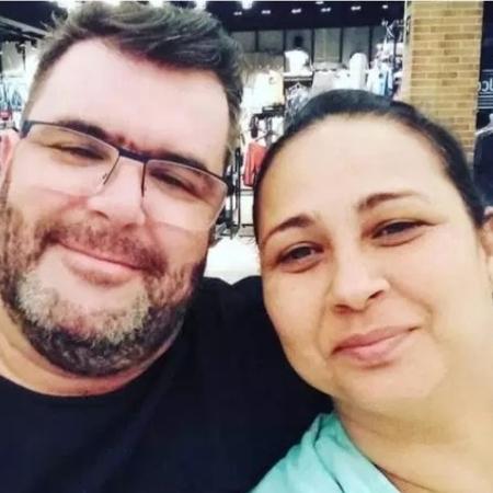 Alexandre Vita e sua namorada, Ana Paula Nascimento. Ele foi morto por seu vizinho por ter desligado o sinal do wifi - Arquivo pessoal