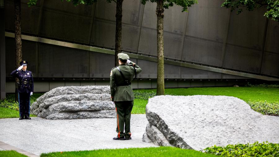 30.mai.2019 - Cerimônia no Memorial Glade, em Manhattan, homenageia quem morreu ou adoeceu anos depois do 11 de Setembro - Demetrius Freeman/The New York Times