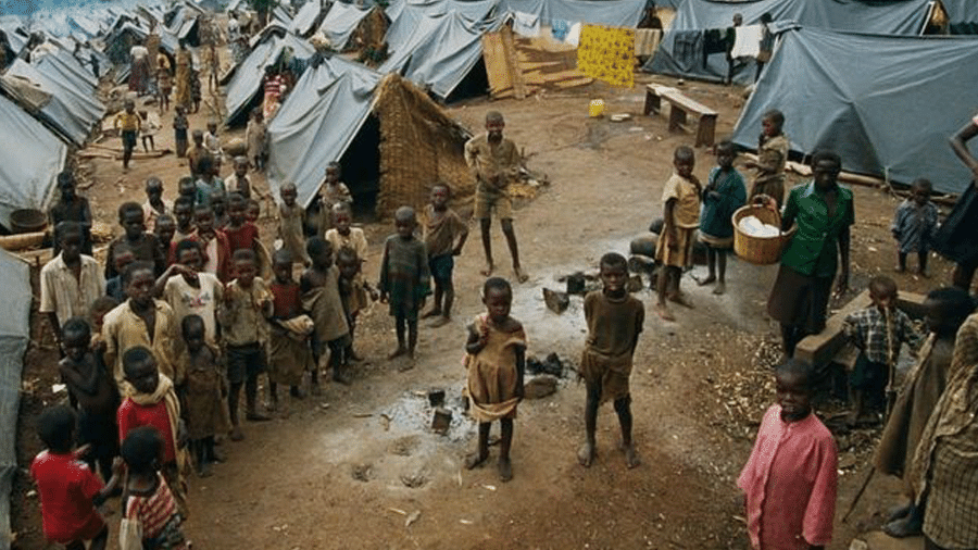 Milhares de crianças fugiram de Ruanda após genocídio - Getty Image