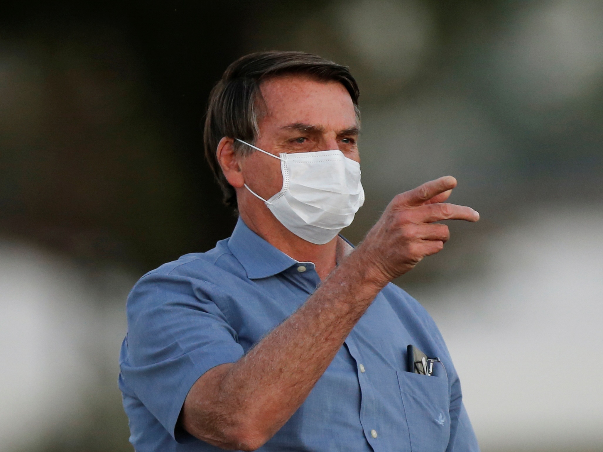 Bolsonaro faz piada com aplicação retal de ozônio no tratamento da covid-19