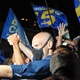 29.nov.2020 - Prefeito reeleito de São Paulo Bruno Covas comemoram vitória com apoiadores em frente o comitê de campanha na Rua Estados Unidos - Reinaldo Canato/UOL