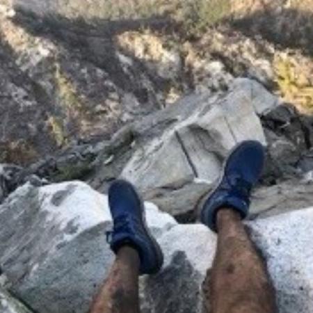 Alpinista é resgatado após ficar perdido em região montanhosa na Califórnia, nos Estados Unidos - Reprodução/Twitter