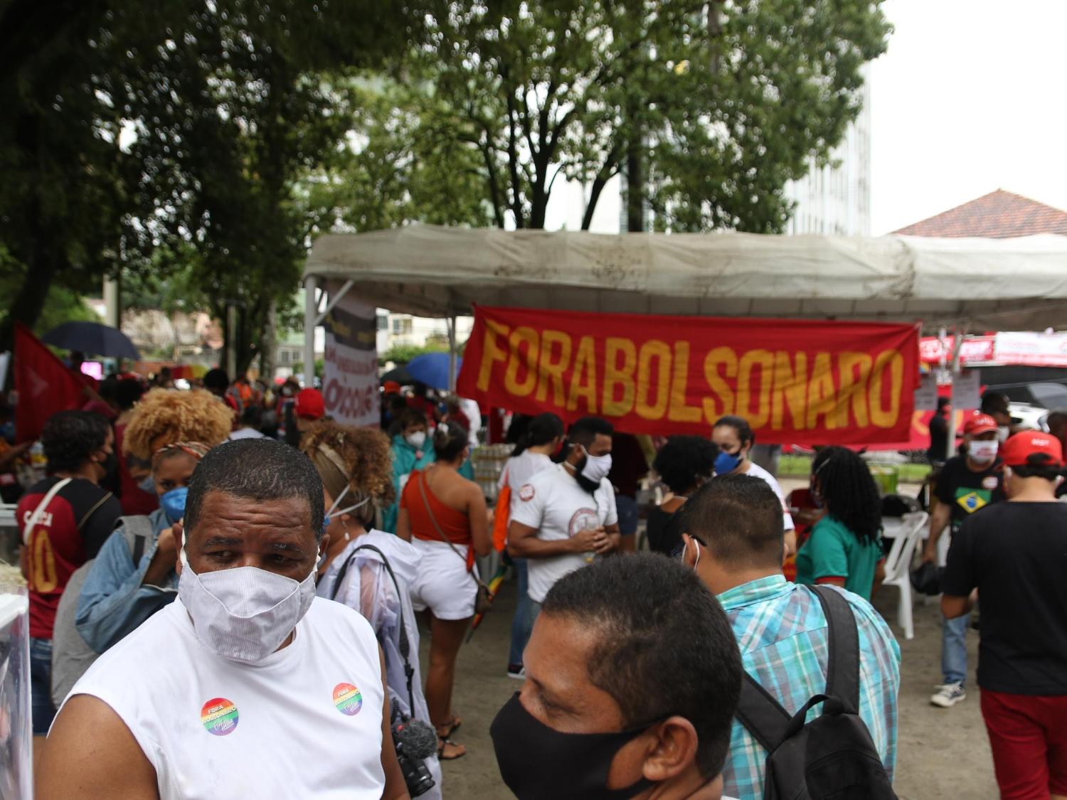 Movimentação do protesto contra o Presidente Jair Bolsonaro, realizado em Recife, em Pernambuco - MARLON COSTA/FUTURA PRESS/ESTADÃO CONTEÚDO