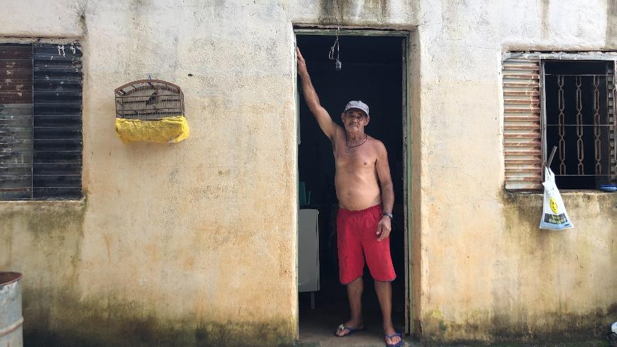 José Pereira de Jesus perdeu tudo durante enchente em Nova Serrana (MG) no final de semana - Lucas Borges Teixeira/UOL