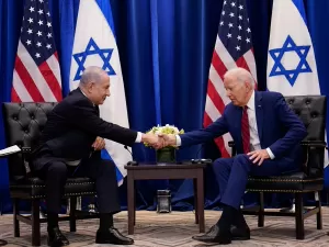 Biden modera discurso, de olho na eleição, mas EUA seguem armando Israel