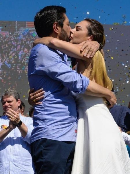 Ricardo Nunes (MDB) e a mulher, Regina Carnovale Nunes, são casados há 27 anos.