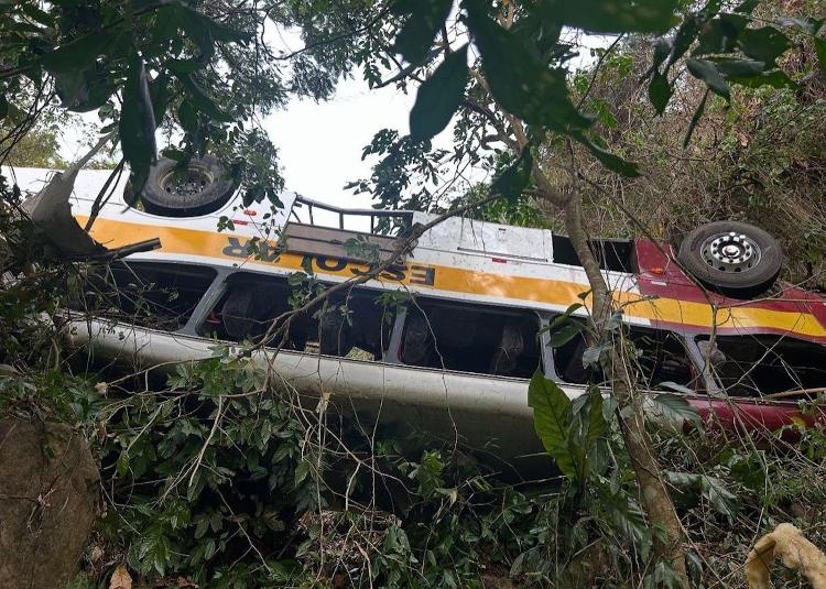 O ônibus havia saído de União dos Palmares com 40 passageiros, que iriam observar o por do sol do alto da serra