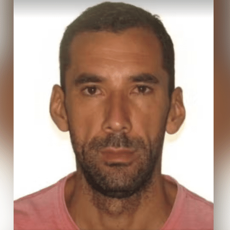 A polícia divulgou hoje a foto do suspeito de assassinar a estudante Bruna Oliveira da Silva A polícia divulgou hoje a foto do suspeito de assassinar a estudante Bruna Oliveira da Silva