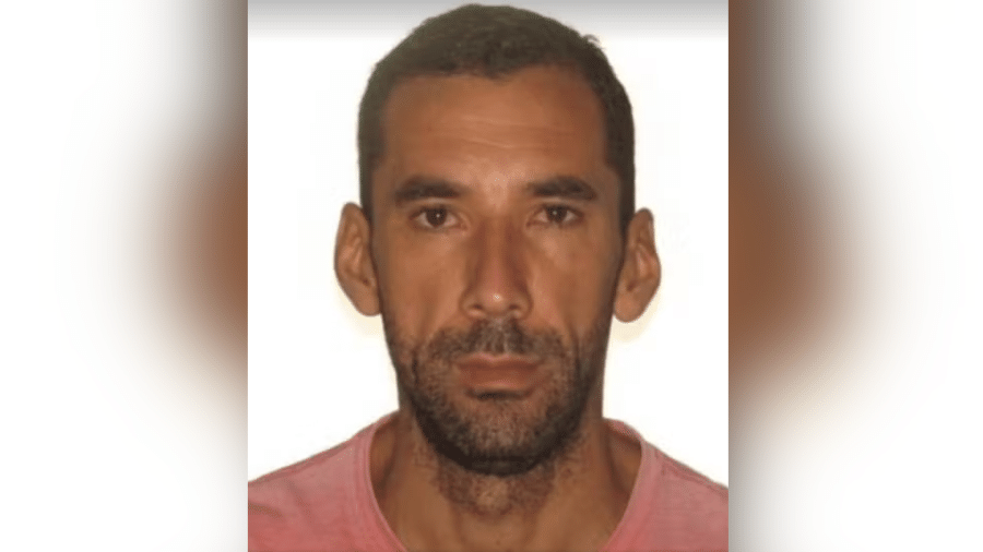 A polícia divulgou hoje a foto do suspeito de assassinar a estudante Bruna Oliveira da Silva A polícia divulgou hoje a foto do suspeito de assassinar a estudante Bruna Oliveira da Silva
