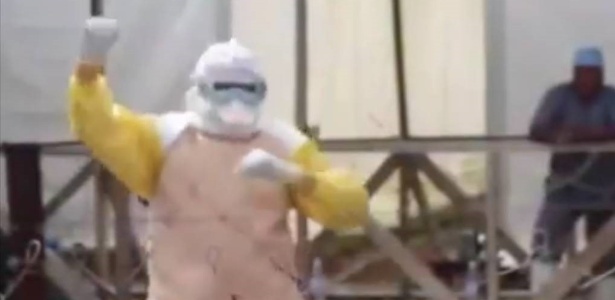 Dancinha da vitória contra o ebola! Médicos celebram feito histórico - Reprodução/BBC Brasil