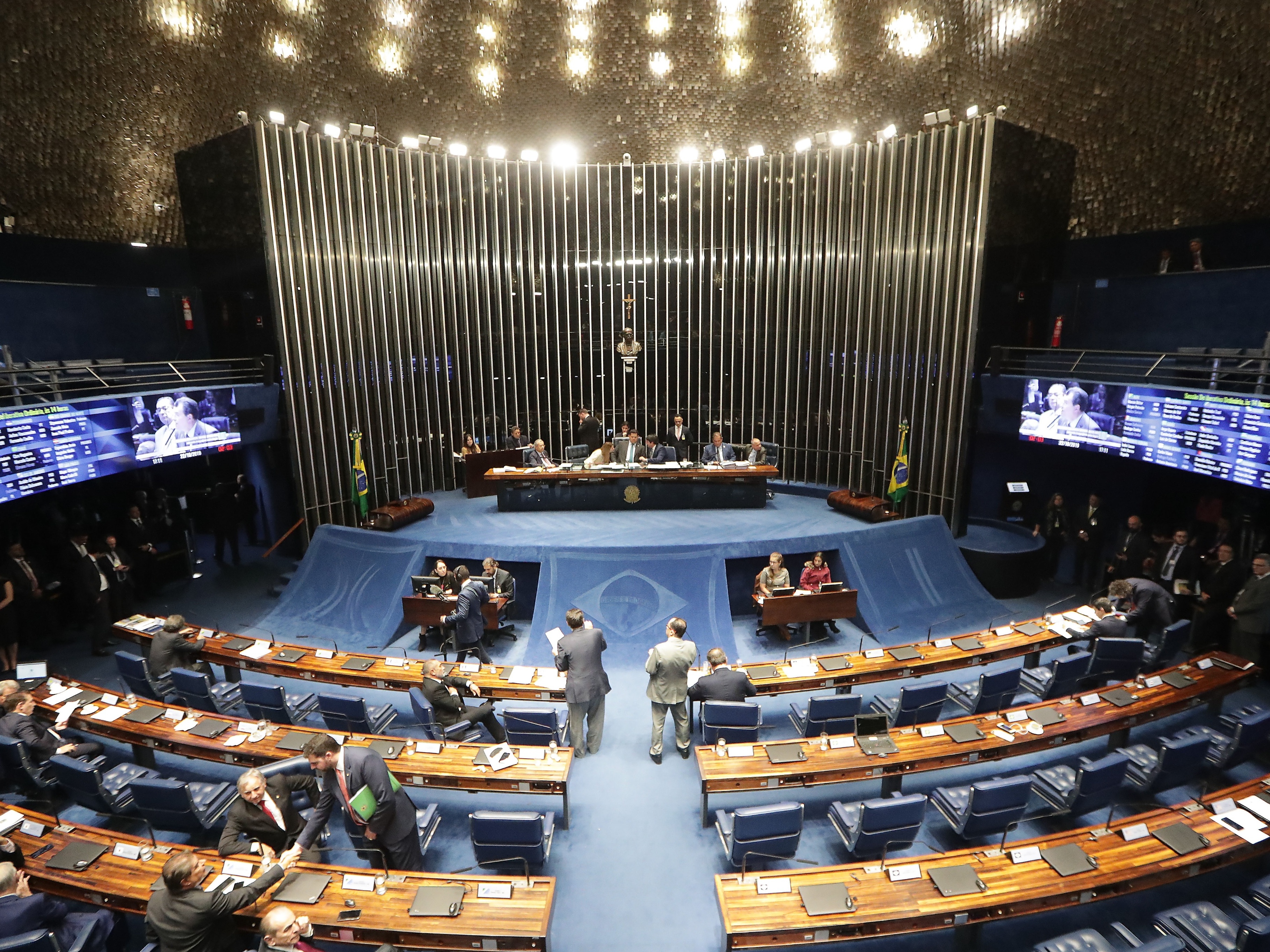Líderes no Senado preveem rejeição da reforma eleitoral aprovada na Câmara