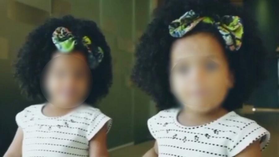 Mãe de gêmeas de 4 anos diz que segurança comparou cabelo das filhas com palha de aço - Arquivo pessoal