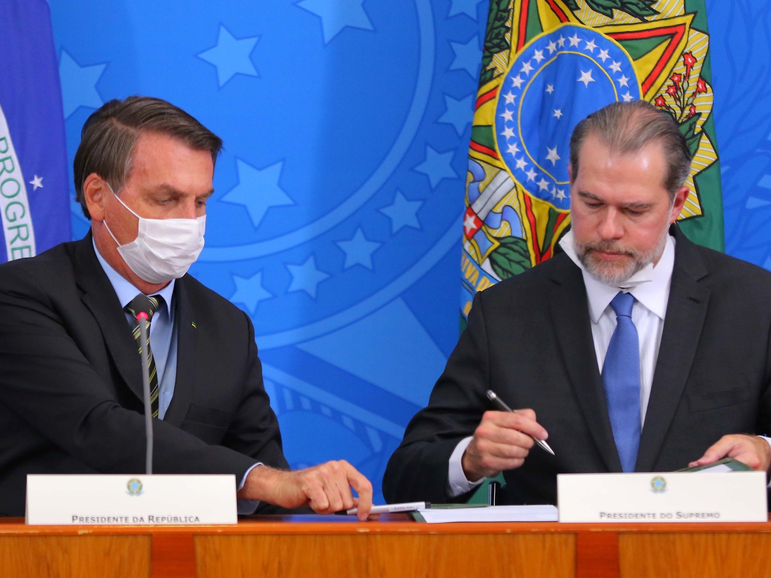 Análise: Covid-19 obriga países a escolherem entre mortes e economia