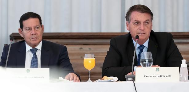 06.jun.20 - Hamilton Mourão (PRTB) e Jair Bolsonaro (sem partido) durante 34ª Reunião do Conselho de Governo