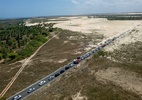 Areia de dunas invade rodovia no Piauí e provoca engarrafamento - Batalhão de Polícia Rodoviária Estadual do Piauí