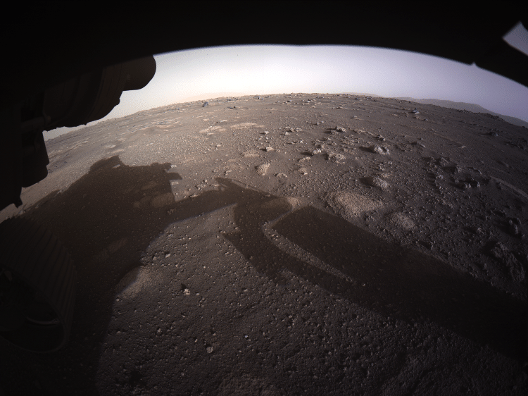 Una de las primeras imágenes en color enviadas por Perseverance from Mars - Nasa - Nasa