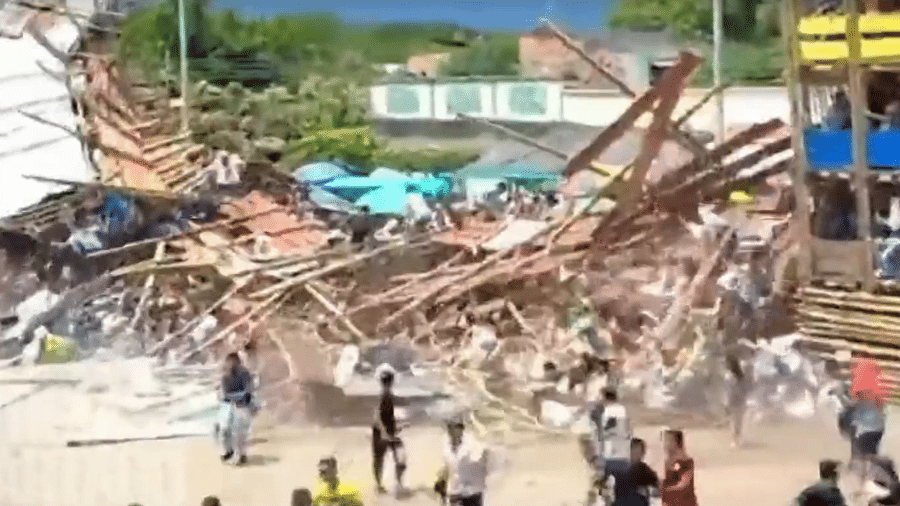 Parte da estrutura de uma arquibancada caiu durante festa em Tolima, na Colômbia - Reprodução