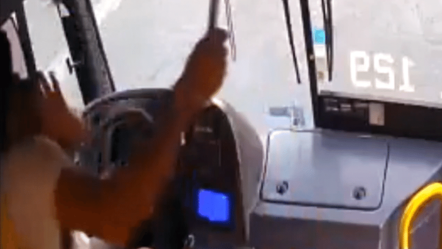 Homem com faca sequestra ônibus em Santo André, no ABC Paulista