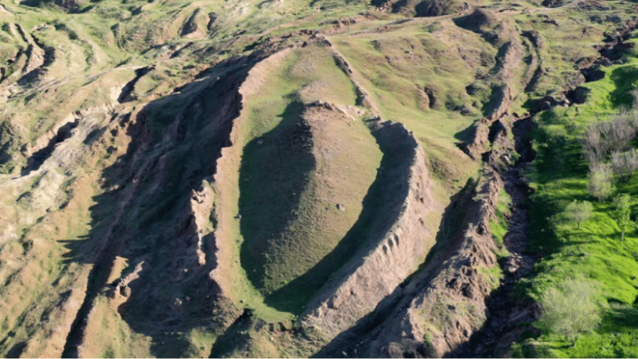 A formação Durupinar, no Monte Ararat; estrutura geológica seria semelhante à arca de Noé A formação Durupinar, no Monte Ararat; estrutura geológica seria semelhante à arca de Noé