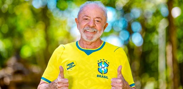 Em clima de Copa, presidenciáveis apelam para camisa da seleção brasileira