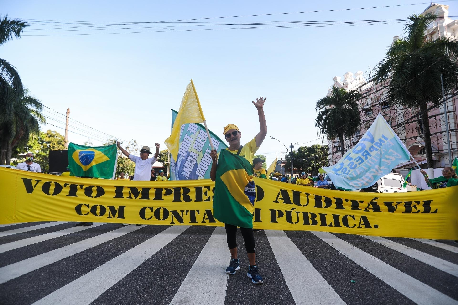 7.set.2021- Apoiadores do presidente Jair Bolsonaro se concentram na Avenida Presidente Vargas em Belém do Pará para a manifestação em defesa do governo federal neste 7 de Setembro. Todo o efetivo da polícia militar foi acionado para conter possíveis tensões pelas ruas da cidade - FILIPE BISPO/FOTOARENA/ESTADÃO CONTEÚDO
