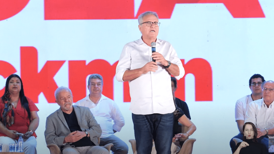 17.jun.2022 - O senador Renan Calheiros (MDB-AL) durante evento de pré-campanha do ex-presidente Lula (PT), em Maceió - Reprodução/YouTube/Lula