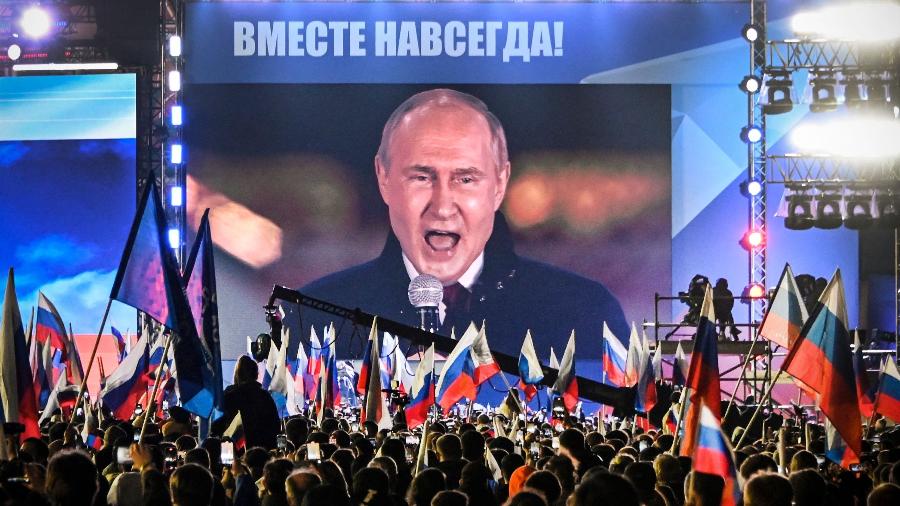 30.set.2022 - Vladimir Putin, presidente da Rússia, em discurso sobre anexação de quatro regiões da Ucrânia à Rússia, na Praça Vermelha, em Moscou - Alexander Nemenov/AFP