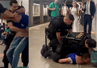 Vídeo: Ambulante é imobilizado com mata-leão por seguranças no Metrô do DF - Reprodução de vídeo