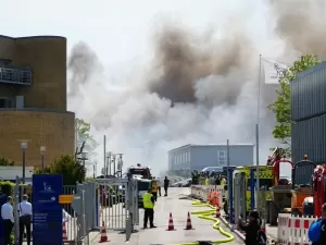 Grande incêndio atinge escritórios da farmacêutica que fabrica Ozempic na Dinamarca