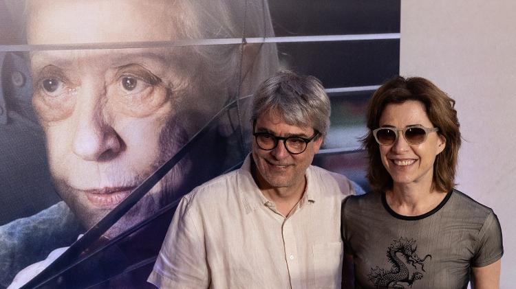 Fernanda Torres com o marido Andrucha Waddington, na pré-estreia do filme "Vitória" Fernanda Torres com o marido Andrucha Waddington, na pré-estreia do filme "Vitória"