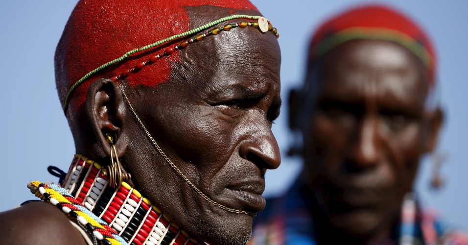 19.ago.2015 - Membros da tribo Samburu participam do tradicional festival de Maralal Camel Derby, no Quênia