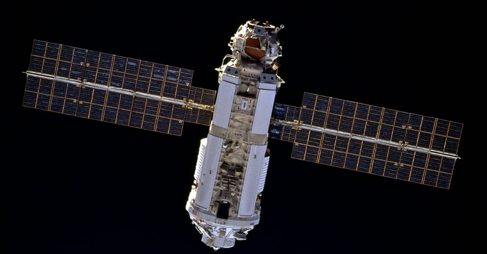 Naquela época, essa era a "cara" da ISS: o componente de carga chamado Zarya foi o primeiro pedaço da ISS. Esta imagem é de 1998
