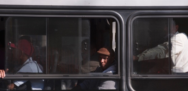 Onibus guaianases marra - Reinaldo Canato/UOL - Reinaldo Canato/UOL