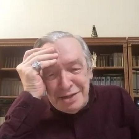 'Você acha que isso é um debate científico? Você tá brincando comigo? Não, isso é mídia mesmo', afirmou Olavo quando questionado sobre fatos científicos referentes à pandemia de coronavírus - BBC