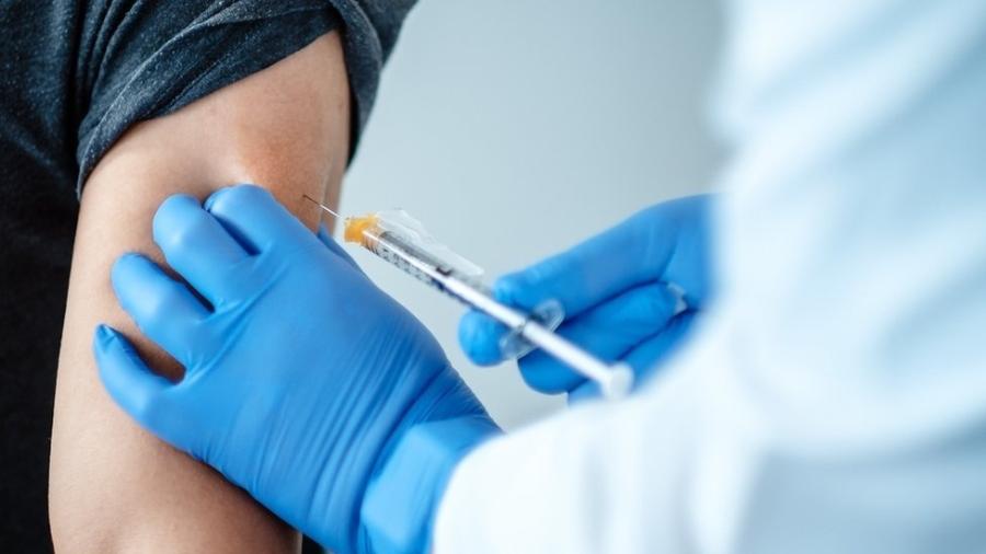 As farmacêuticas Pfizer e BioNTech fizeram um pedido de autorização de emergência para sua vacina - EPA/BIONTECH