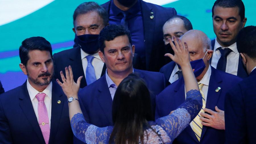 10.nov.21 - Cercado de integrantes do Podemos, o ex-juiz Sergio Moro se filia ao partido em evento em Brasília  - Adriano Machado/Reuters