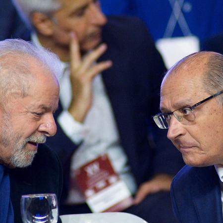 O ex-presidente Lula (PT) e ex-governador de São Paulo Geraldo Alckmin (PSB) - STRINGER/REUTERS