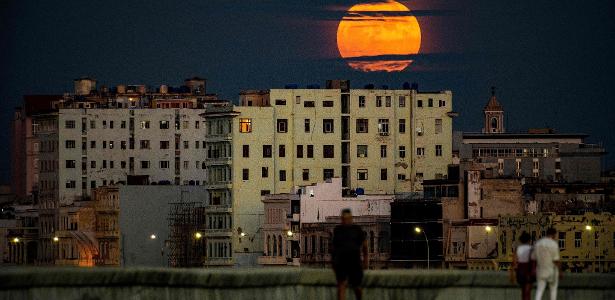 Superlua Azul: qual o horário do fenômeno hoje e como ver?