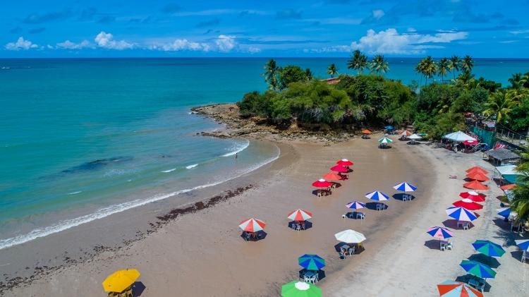 Praia do Amor, uma das mais frequentadas de Conde (PB)