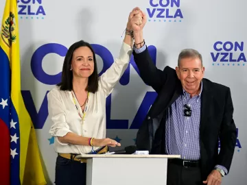 Oposição contesta resultado e diz que atas provam derrota de Maduro