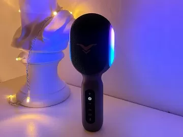 Solte a voz! Microfone vem com luzes e caixa de som para animar o karaokê