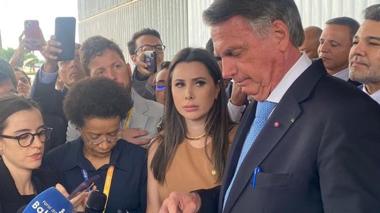 Caroline de Toni (PL-SC) estava com Bolsonaro durante pronunciamento Caroline de Toni (PL-SC) estava com Bolsonaro durante pronunciamento