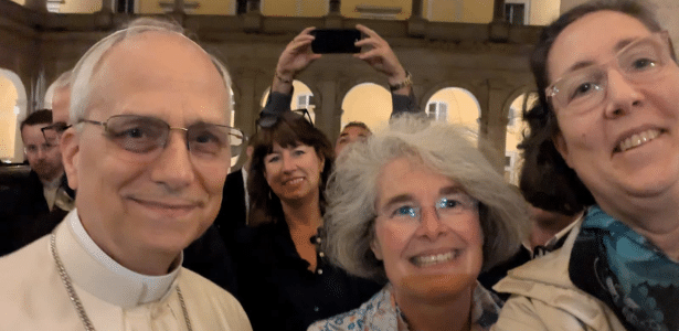 Novo papa é bem internauta, mas faz alerta a fiéis sobre redes sociais