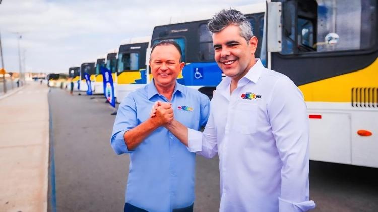 Brandão e Adriano Sarney durante evento de renovação de frota de ônibus em setembro de 2024 Brandão e Adriano Sarney durante evento de renovação de frota de ônibus em setembro de 2024